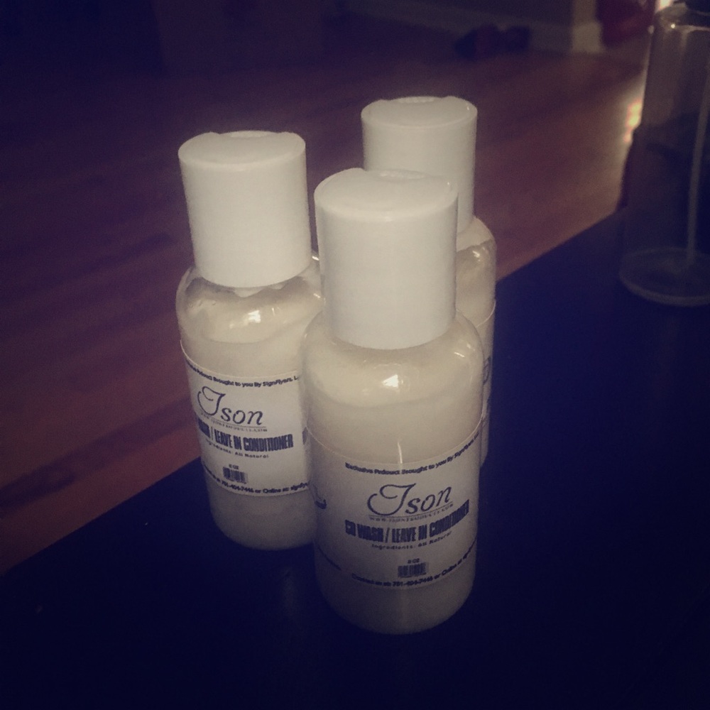 Leave in conditioner great for natural hair.